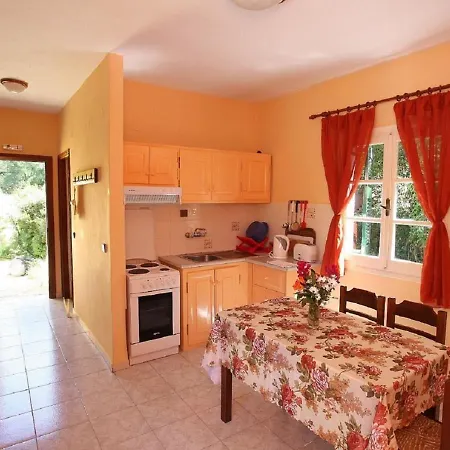 Andrikos Apartment *