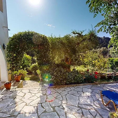 Апартаменты Andrikos Лакка